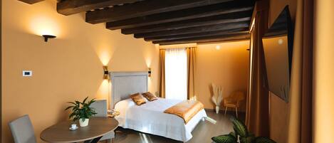 Fer et planche à repasser, lit parapluie, Wi-Fi gratuit, draps fournis