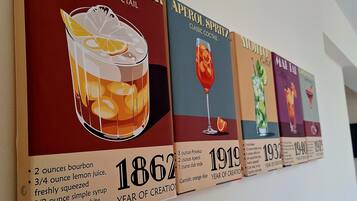 Family Apartment, 3 Bedrooms, Balcony | In-room dining