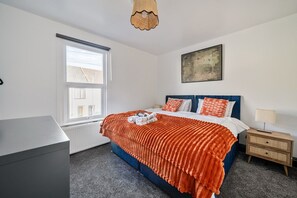 Iron/ironing board, travel crib, WiFi, bed sheets