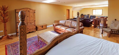 Delightful 4-bedroom house in peaceful Connemara Countryside