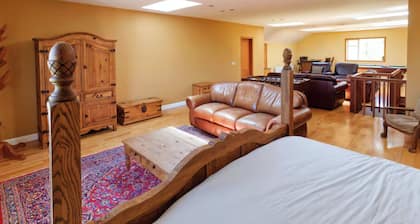 Delightful 4-bedroom house in peaceful Connemara Countryside