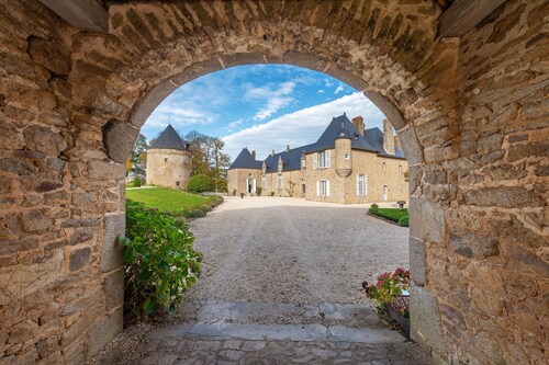 Château de Marigny - Piscine Privée, 8000m2 Jardin
