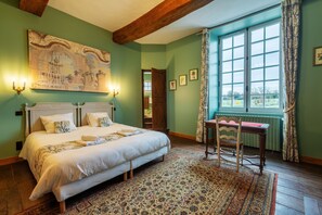 Bügeleisen/Bügelbrett, kostenloses WLAN, Bettwäsche