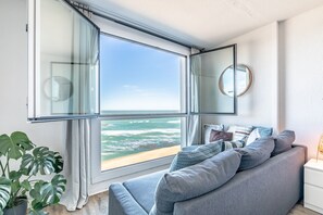 TV - Luna - Studio vue imprenable sur la mer (Biarritz)