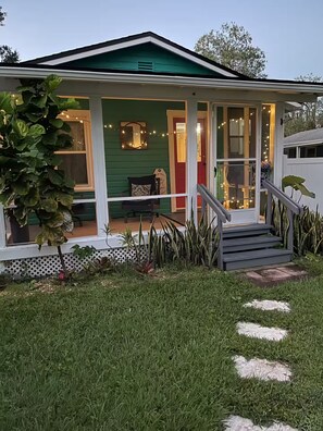 Exterior detail - The Cottage in Winter Garden Sleeps 5 (Winter Garden)