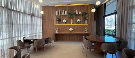 Apartment | Dining