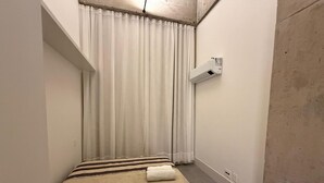 アパートメント | 遮光カーテン  、アイロン / アイロン台、WiFi (無料)