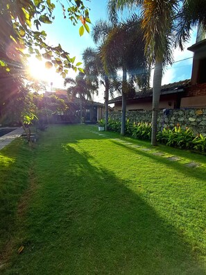 Garden - the barns villa (Negombo)