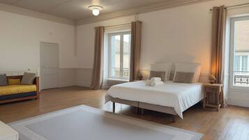 3 bedrooms, desk, iron/ironing board, WiFi