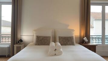 3 bedrooms, desk, iron/ironing board, WiFi