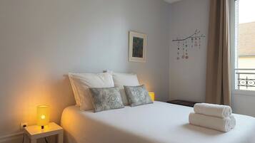 3 bedrooms, desk, iron/ironing board, WiFi