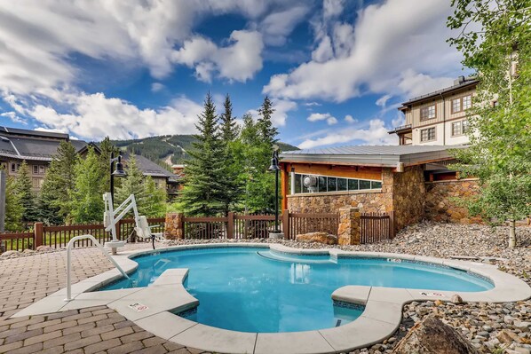 Pool - Updated Ski Access 1BR Copper Mountain Condo, Cozy King Bed,Views, Hot Tub (Copper Mountain)