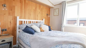 2 bedrooms, individually decorated, individually furnished, free WiFi