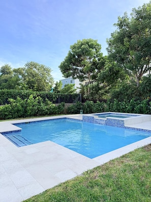 Pool - Modern 3-Story Retreat w/ Private Pool, Jacuzzi, BBQ & Terraces - Key Largo (Key Largo)