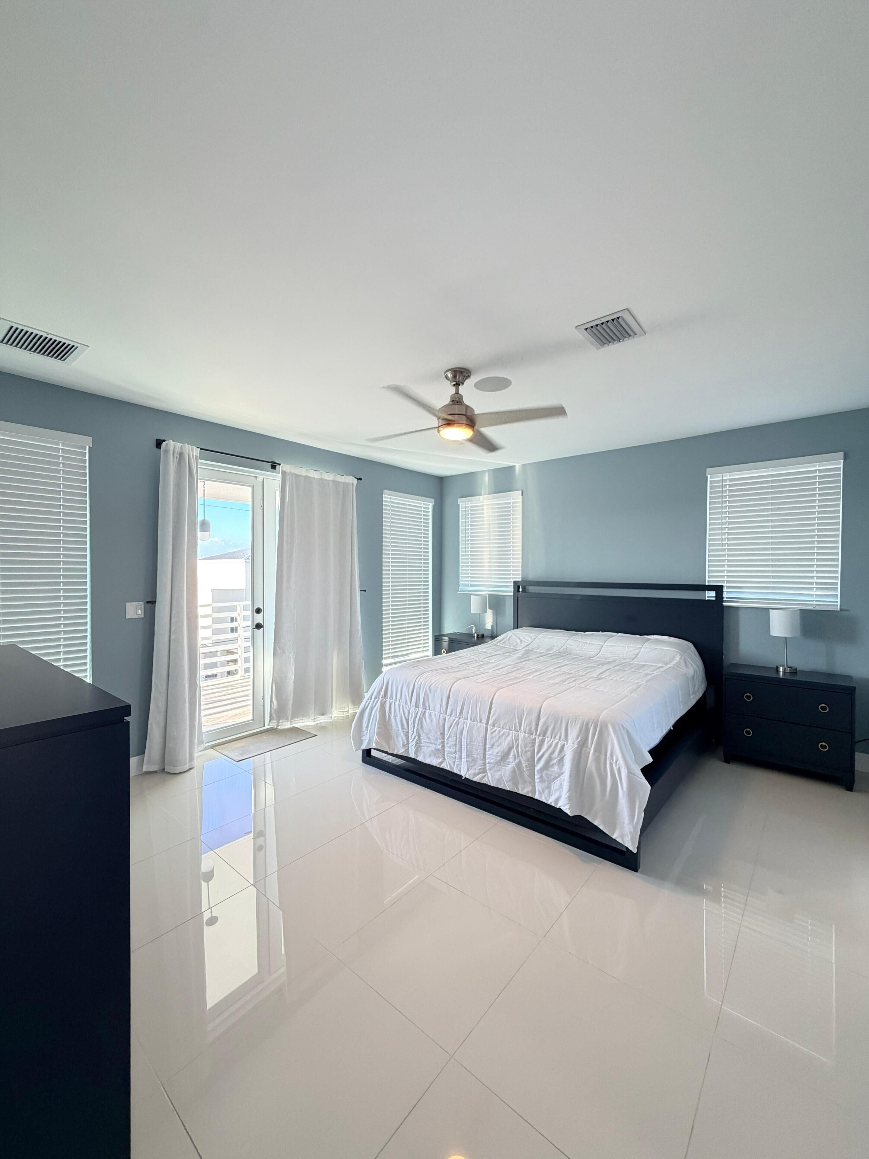 Internet, bed sheets