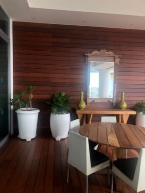 Dining - Luxurious 4BR Penthouse at Grand Luxxe Residence Club (Las Jarretaderas)