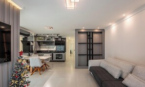 基础公寓 | 起居区