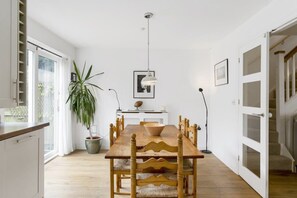 Dining - Homely Cottage & Garden nr Fowey, Private Parking (Par)