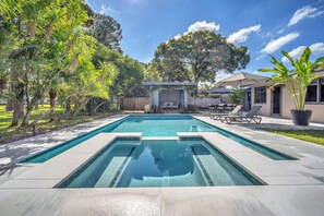 Pool - Almost Famous - Pool - Jacuzzi (Wilton Manors)