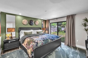 Desk, iron/ironing board, WiFi, bed sheets - Almost Famous - Pool - Jacuzzi (Wilton Manors)
