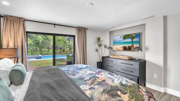 Desk, iron/ironing board, WiFi, bed sheets