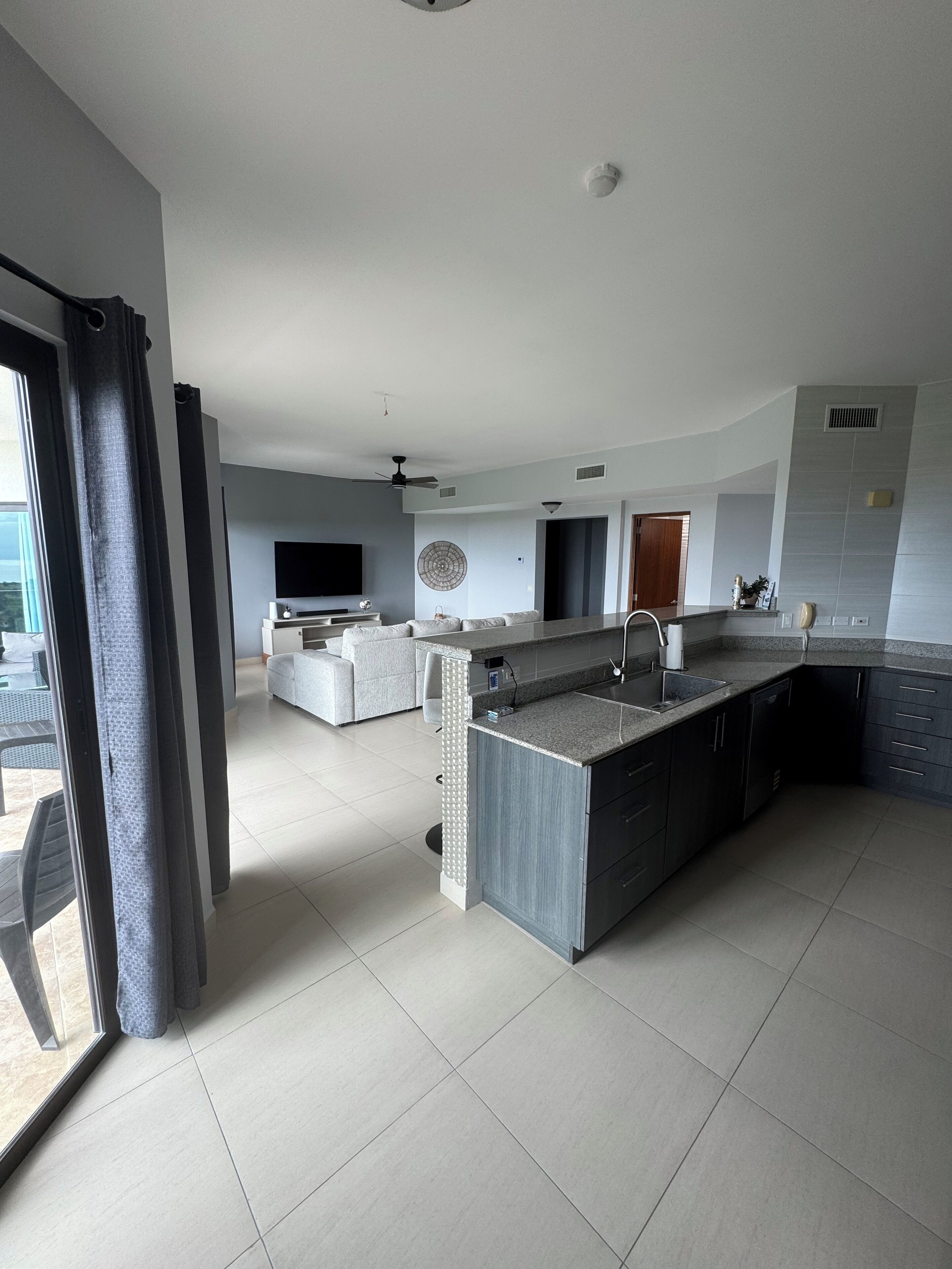 Luxury Condo, Ocean View | Living area