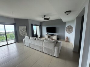 Apartamento de lujo, vistas al mar | Zona de estar