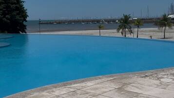 Playa privada y bar en la playa