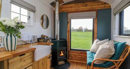 Wiltshire Weavers Hut