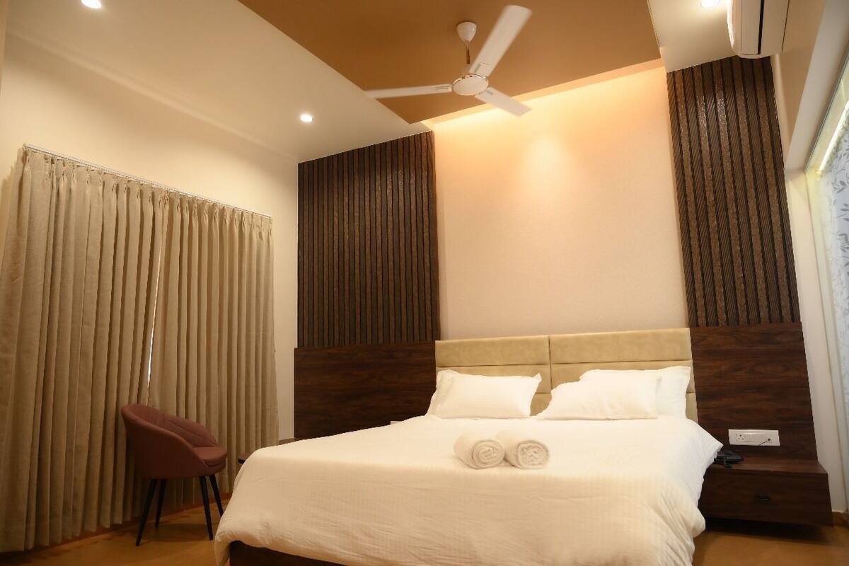 Deluxe Room | Desk, laptop workspace, free WiFi