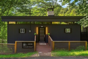 Unclassified image, 2 of 21, button - Five Bear Chalet (Gatlinburg)