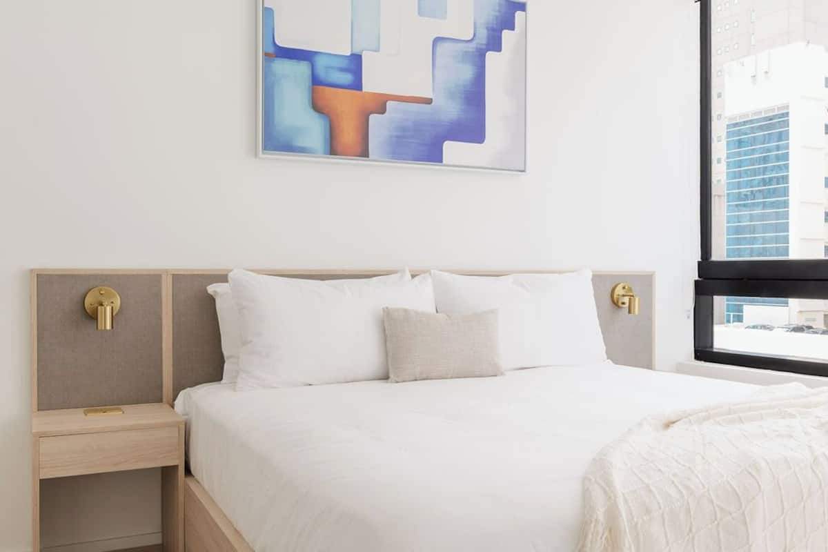 Suite | Espace de travail pour ordinateur portable, Wi-Fi gratuit