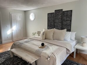 3 chambres, fer et planche à repasser, Wi-Fi, draps fournis