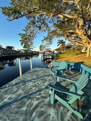 Property grounds - Exclusive Waterfront Retreat Pet Friendly & Dock (Cape Coral)