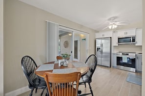 Dining - Modern 2 bed/1 bath duplex, close to everything. (Port Charlotte)