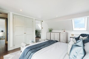 4 phòng ngủ, trang trí khác biệt 