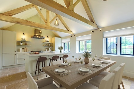 Dining. Higginson House