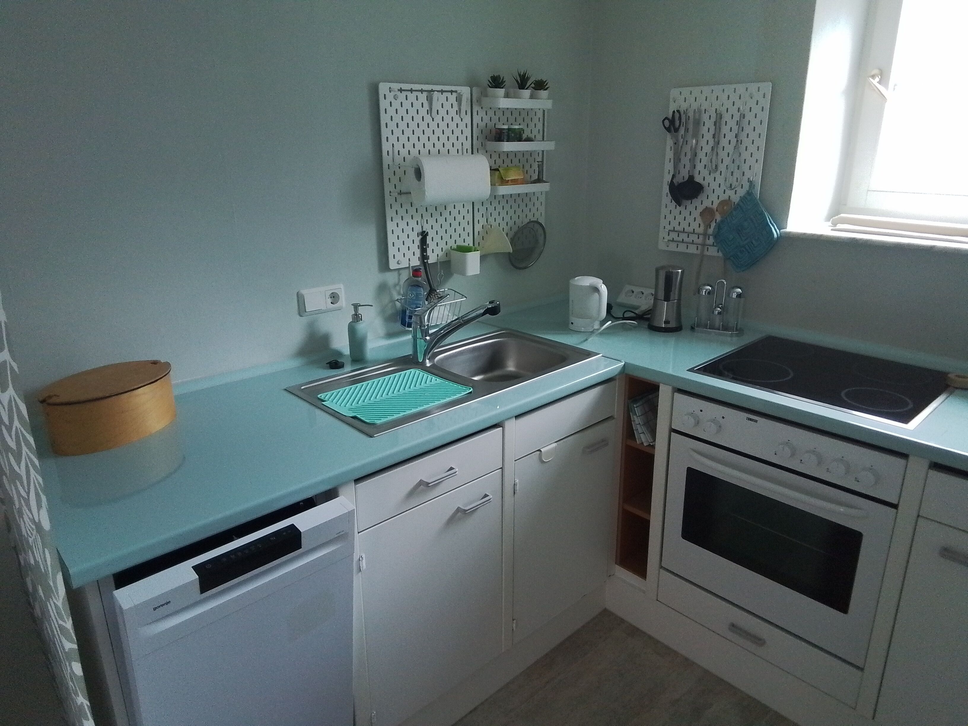 Kühlschrank, Herdplatte, Geschirrspüler