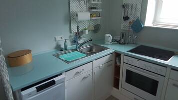 Kühlschrank, Herdplatte, Geschirrspüler