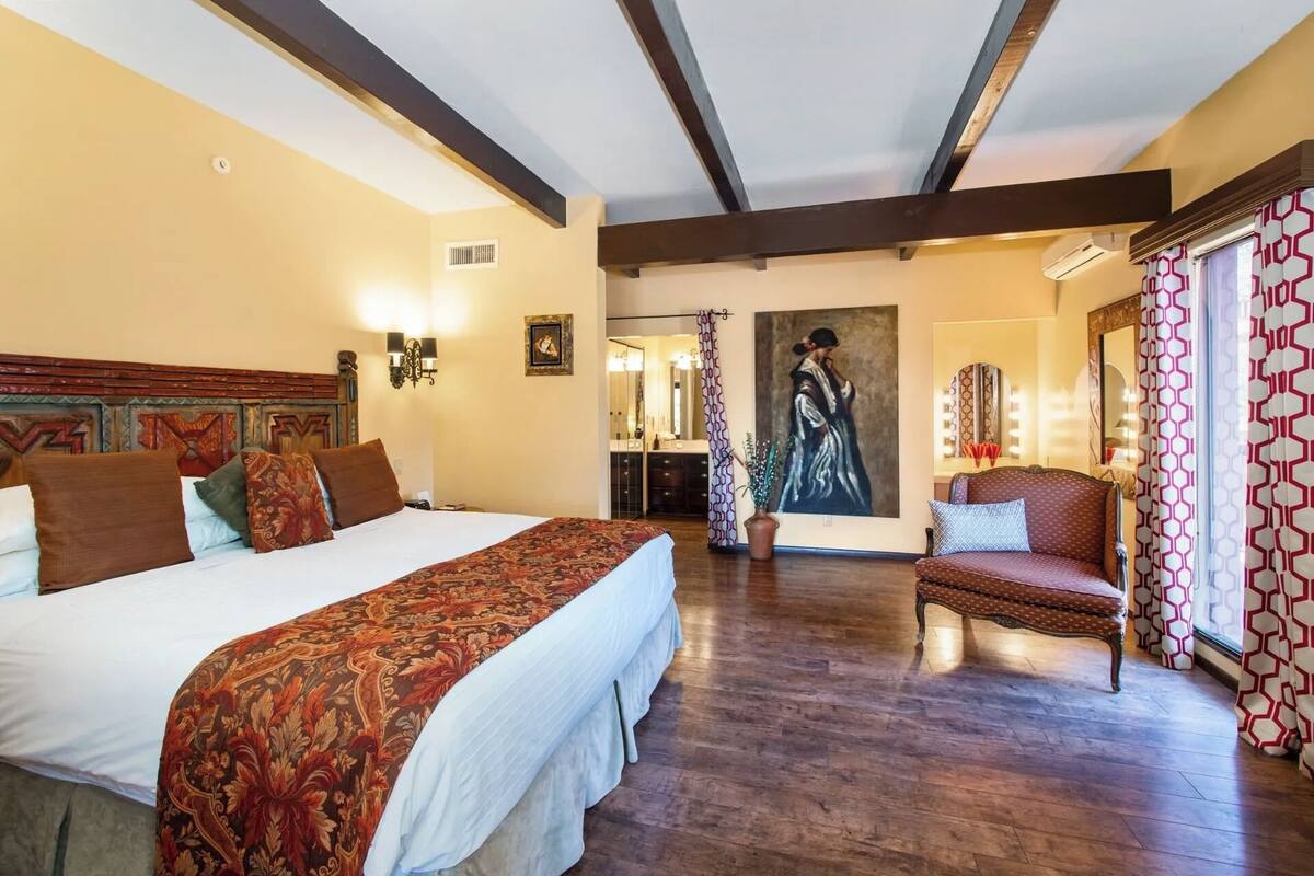 Suite, Balcony, Mountain View | WiFi, individually decorated