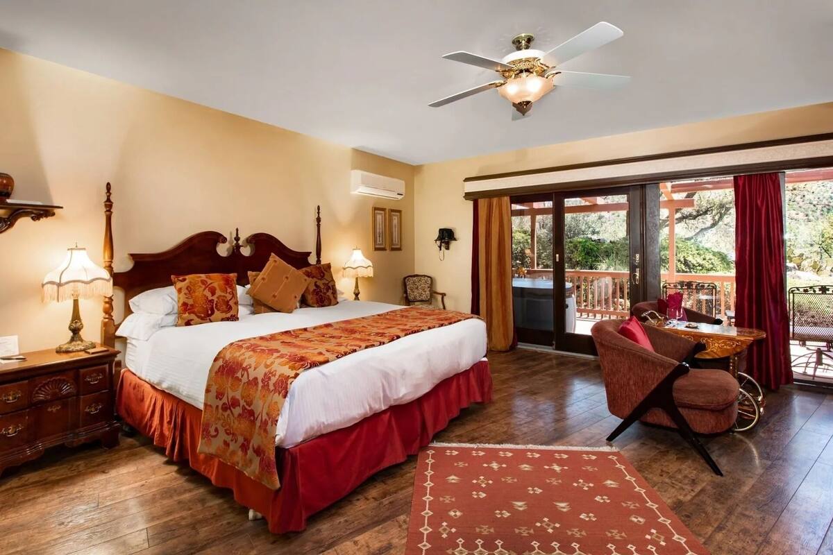 Suite, Balcony, Mountain View | WiFi, individually decorated