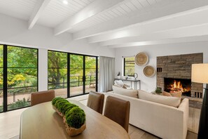 Cabin | Living area - Sedona Views Bed & Breakfast (Sedona)