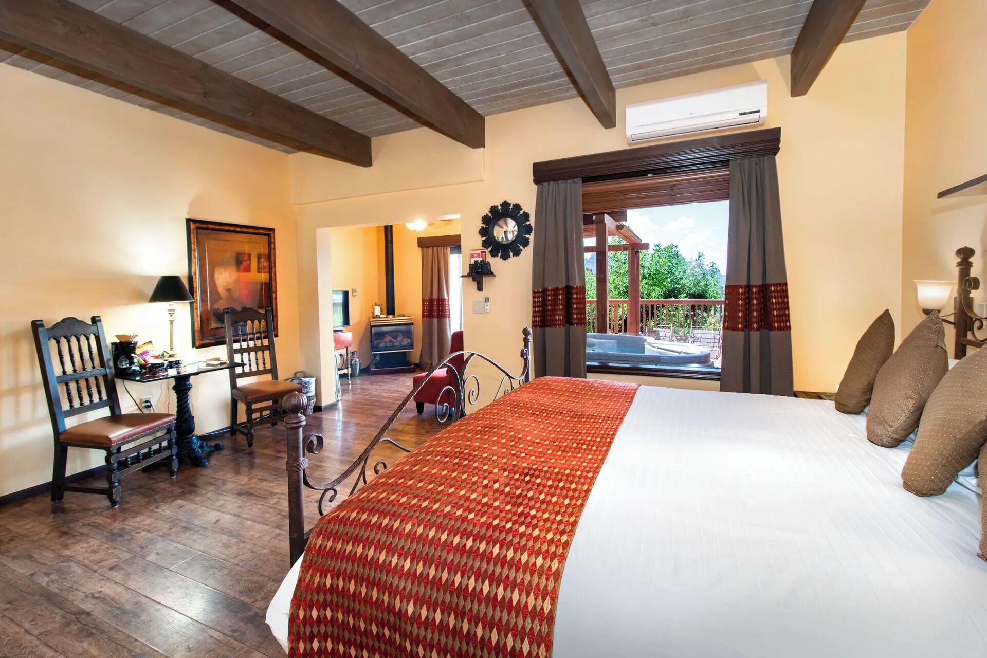 Suite, balcone, vista montagna | Con stile personalizzato, Wi-Fi