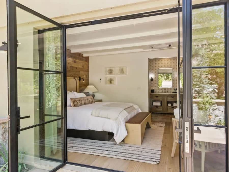 Individually decorated, WiFi