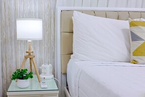 3 bedrooms, iron/ironing board, WiFi, bed sheets - Elegant 3BD Condo with Sea View, King Bed, Pool (Santo Domingo Este)