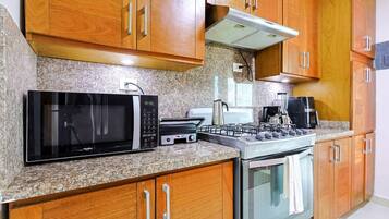 Fridge, microwave, oven, stovetop