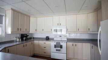 Microwave, oven, stovetop, dishwasher