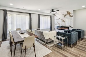 Interior - Cozy 2-bedroom apartment in fabulous Tucker and pet friendly. (Tucker)