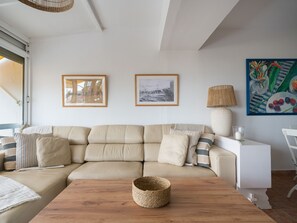 Smart TV - New Sweden By CanariasGetaway (San Bartolomé de Tirajana)