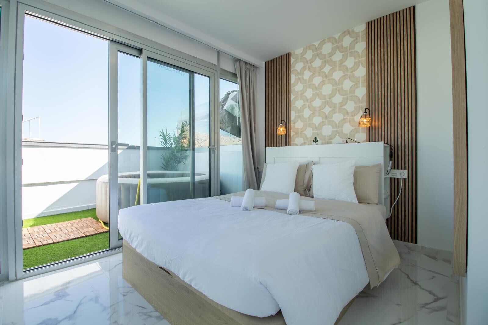 1 habitación, tabla de planchar con plancha, wifi gratis y ropa de cama 